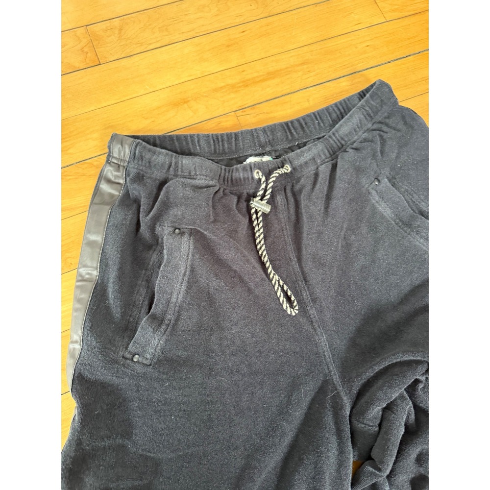 Jamie Sadock terry cloth pull-on golf capris black with stripe - Picture 3 of 8